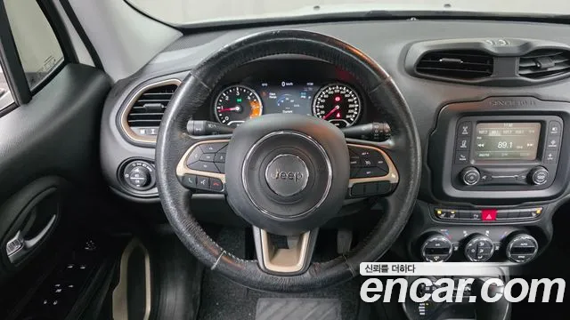 Jeep Renegade 2016 — фото 13