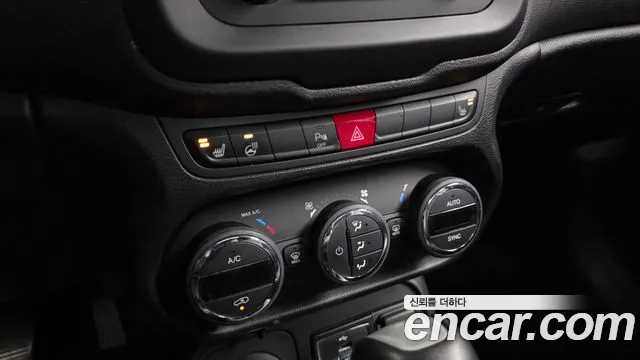Jeep Renegade 2016 — фото 18