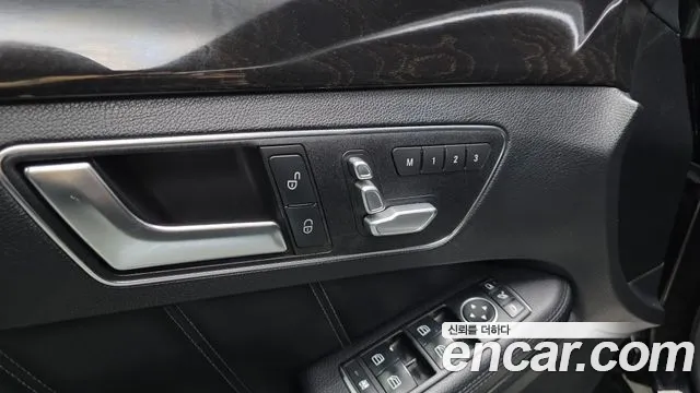 Mercedes-Benz E-Class 2014 — фото 17