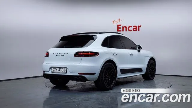 Porsche Macan 2018 — фото 2