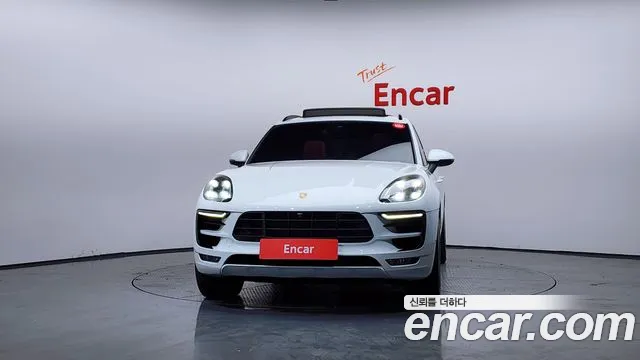 Porsche Macan 2018 — фото 3