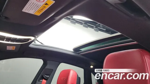 Porsche Macan 2018 — фото 19