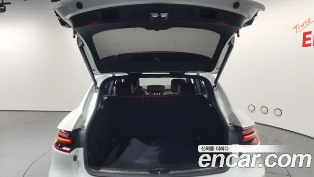 Porsche Macan 2018 — фото 20