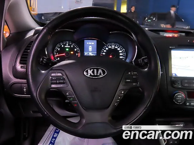 Kia K3 2014 — фото 10