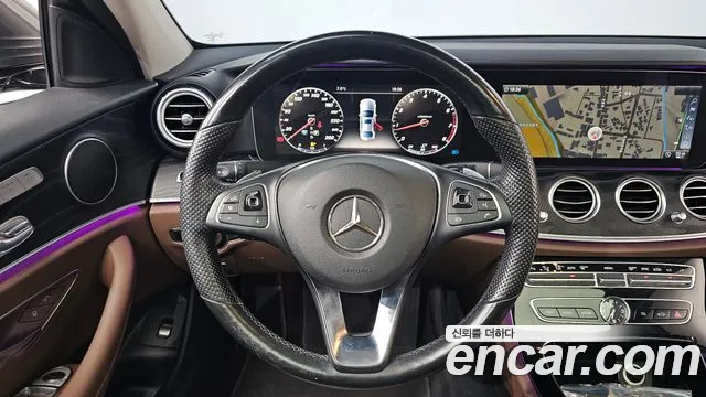 Mercedes-Benz E-Class 2017 — фото 13