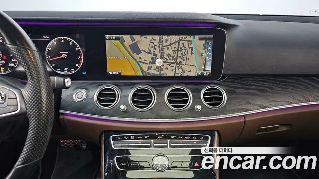 Mercedes-Benz E-Class 2017 — фото 14
