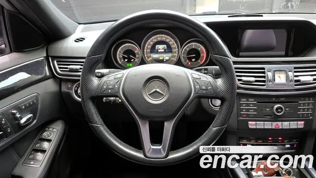 Mercedes-Benz E-Class 2016 — фото 13