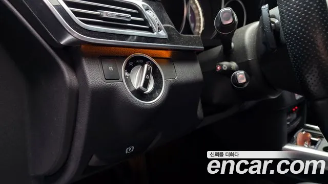 Mercedes-Benz E-Class 2016 — фото 15