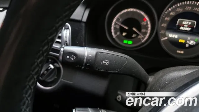 Mercedes-Benz E-Class 2016 — фото 16
