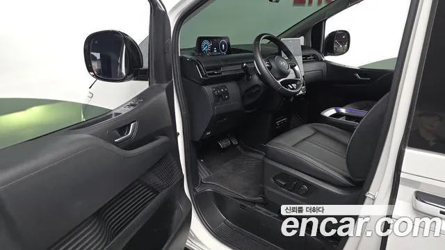 Hyundai Staria 2025 — фото 10