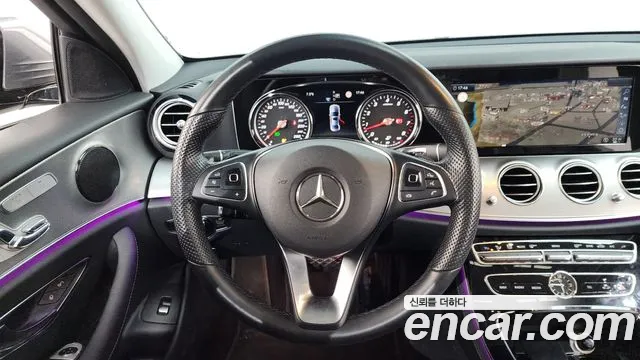 Mercedes-Benz E-Class 2017 — фото 13