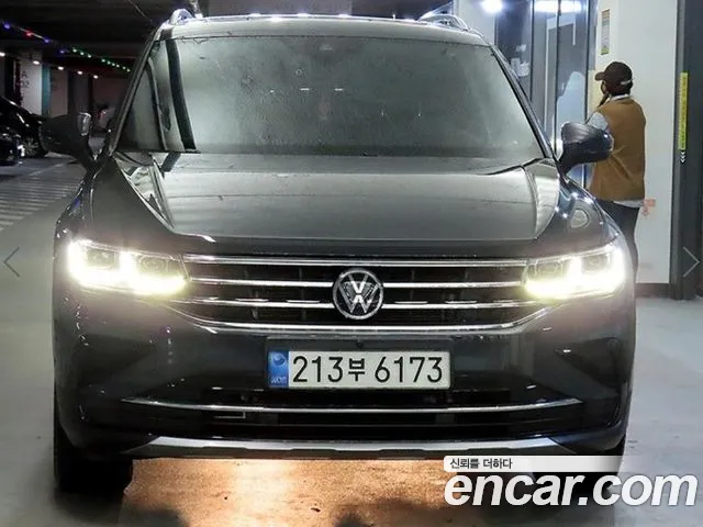 Volkswagen Tiguan 2021 — фото 2