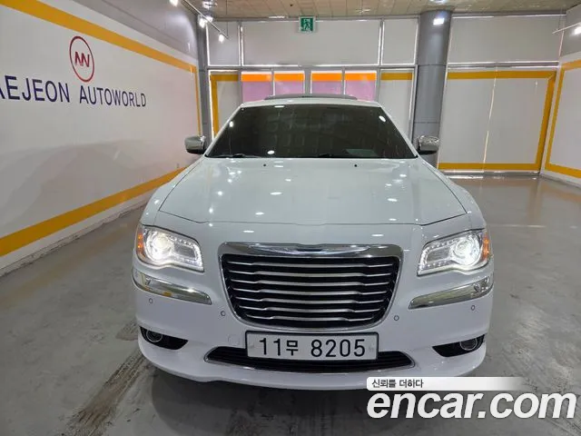 Chrysler 300C 2014 — фото 1