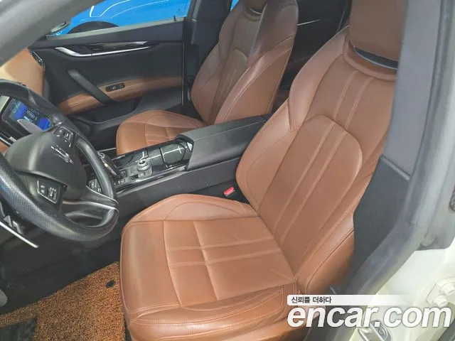 Maserati Ghibli 2019 — фото 10