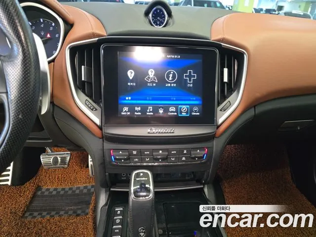 Maserati Ghibli 2019 — фото 15
