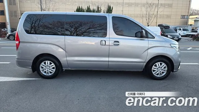 Hyundai Starex 2020 — фото 7