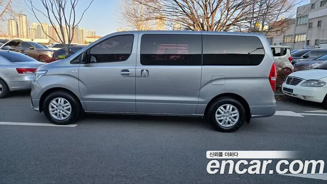 Hyundai Starex 2020 — фото 8