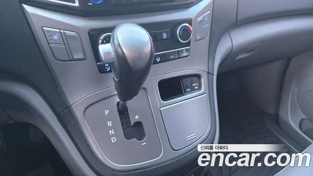 Hyundai Starex 2020 — фото 11