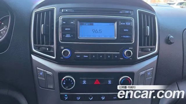 Hyundai Starex 2020 — фото 12