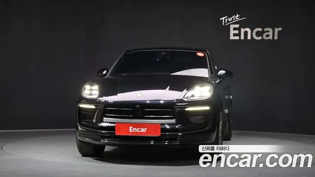 Porsche Macan 2023 — фото 1