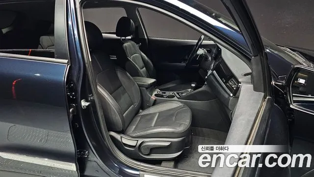 Kia Niro 2020 — фото 10