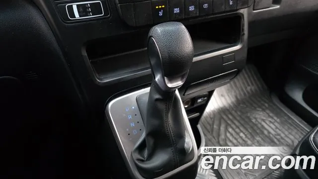 Hyundai Staria 2022 — фото 9