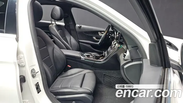 Mercedes-Benz C-Class 2019 — фото 11