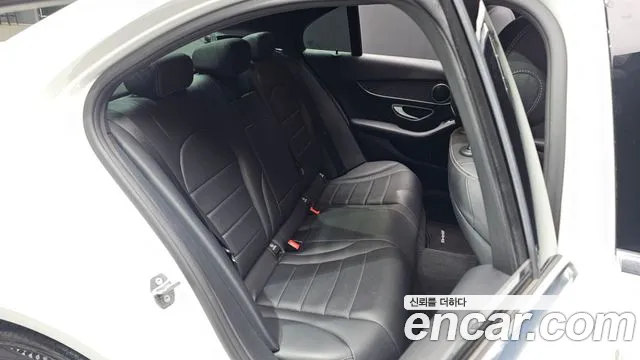 Mercedes-Benz C-Class 2019 — фото 12