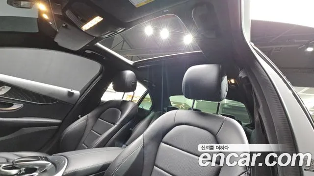 Mercedes-Benz C-Class 2019 — фото 19
