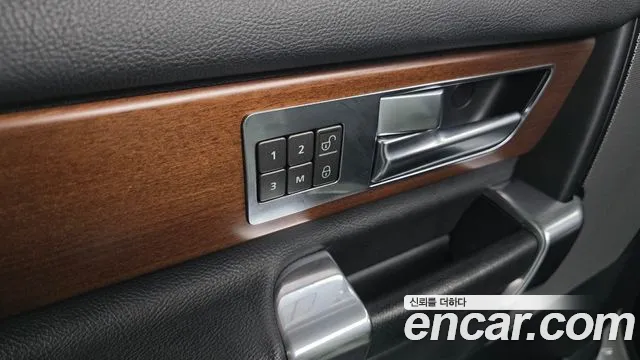 Land Rover Discovery 2016 — фото 17