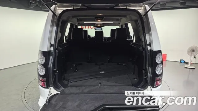 Land Rover Discovery 2016 — фото 20
