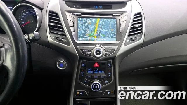 Hyundai AVANTE 2015 — фото 14