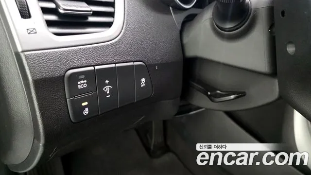 Hyundai AVANTE 2015 — фото 16