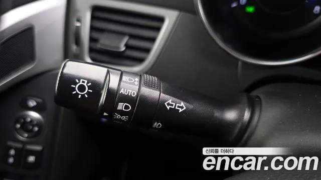 Hyundai AVANTE 2015 — фото 17