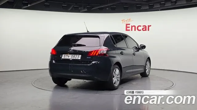Peugeot 308 2016 — фото 2