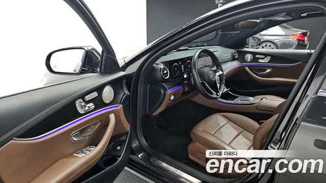 Mercedes-Benz E-Class 2021 — фото 11