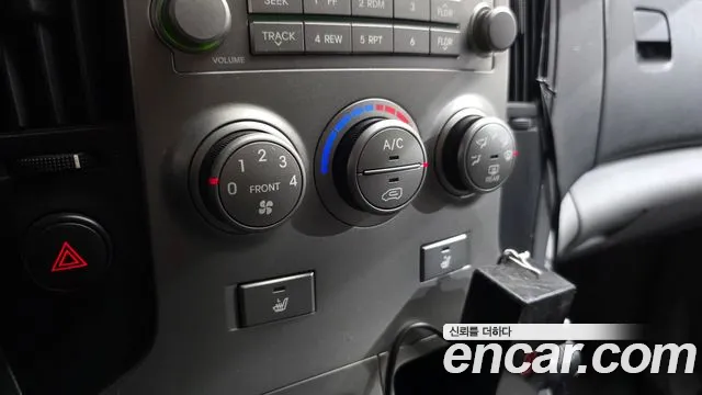 Hyundai Starex 2012 — фото 16