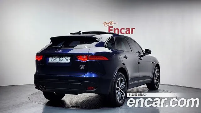 Jaguar F-PACE 2017 — фото 2