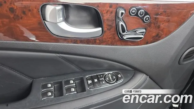 Hyundai Equus 2012 — фото 13