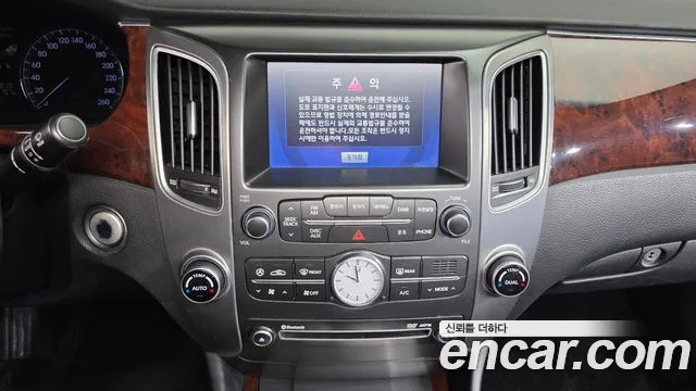 Hyundai Equus 2012 — фото 15