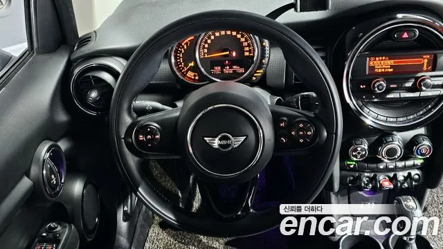 Mini Cooper 2017 — фото 15