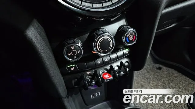 Mini Cooper 2017 — фото 17