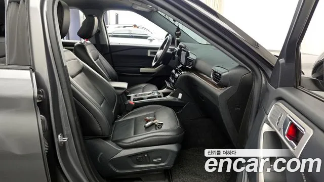 Ford Explorer 2021 — фото 11