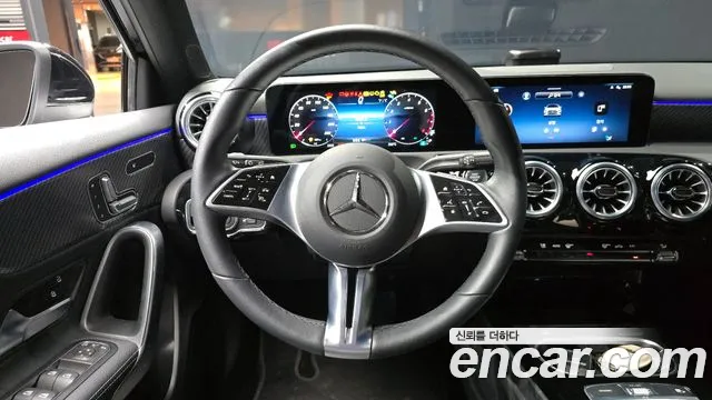 Mercedes-Benz A-Class 2024 — фото 13