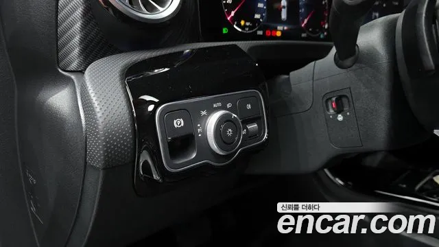 Mercedes-Benz A-Class 2024 — фото 18