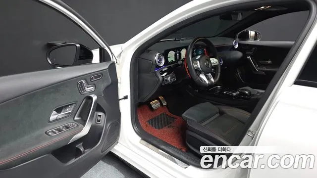 Mercedes-Benz A-Class 2023 — фото 10