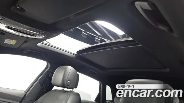 Audi e-tron 2022 — фото 15