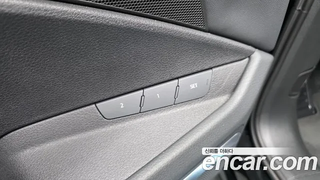 Audi e-tron 2022 — фото 16