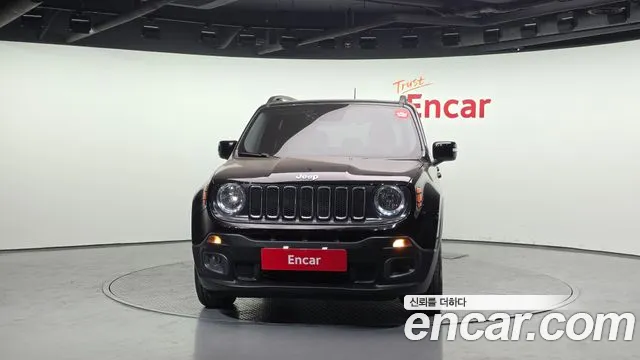 Jeep Renegade 2017 — фото 3