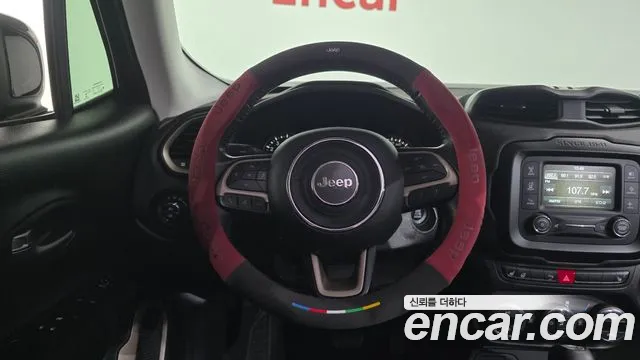 Jeep Renegade 2017 — фото 13